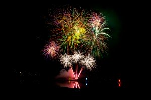 Feuerwerk auf dem Wasser